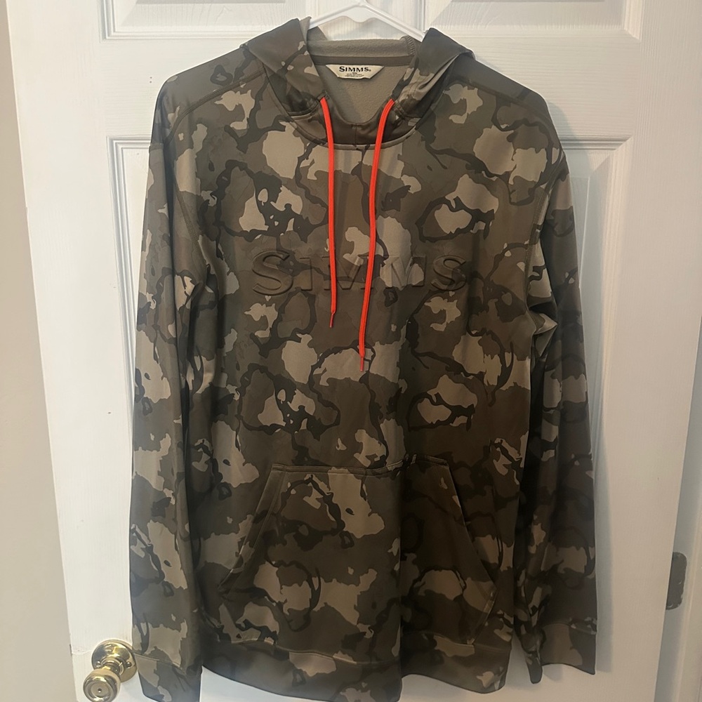 Simms Men’s Camo Challenger Hoodie - Medium